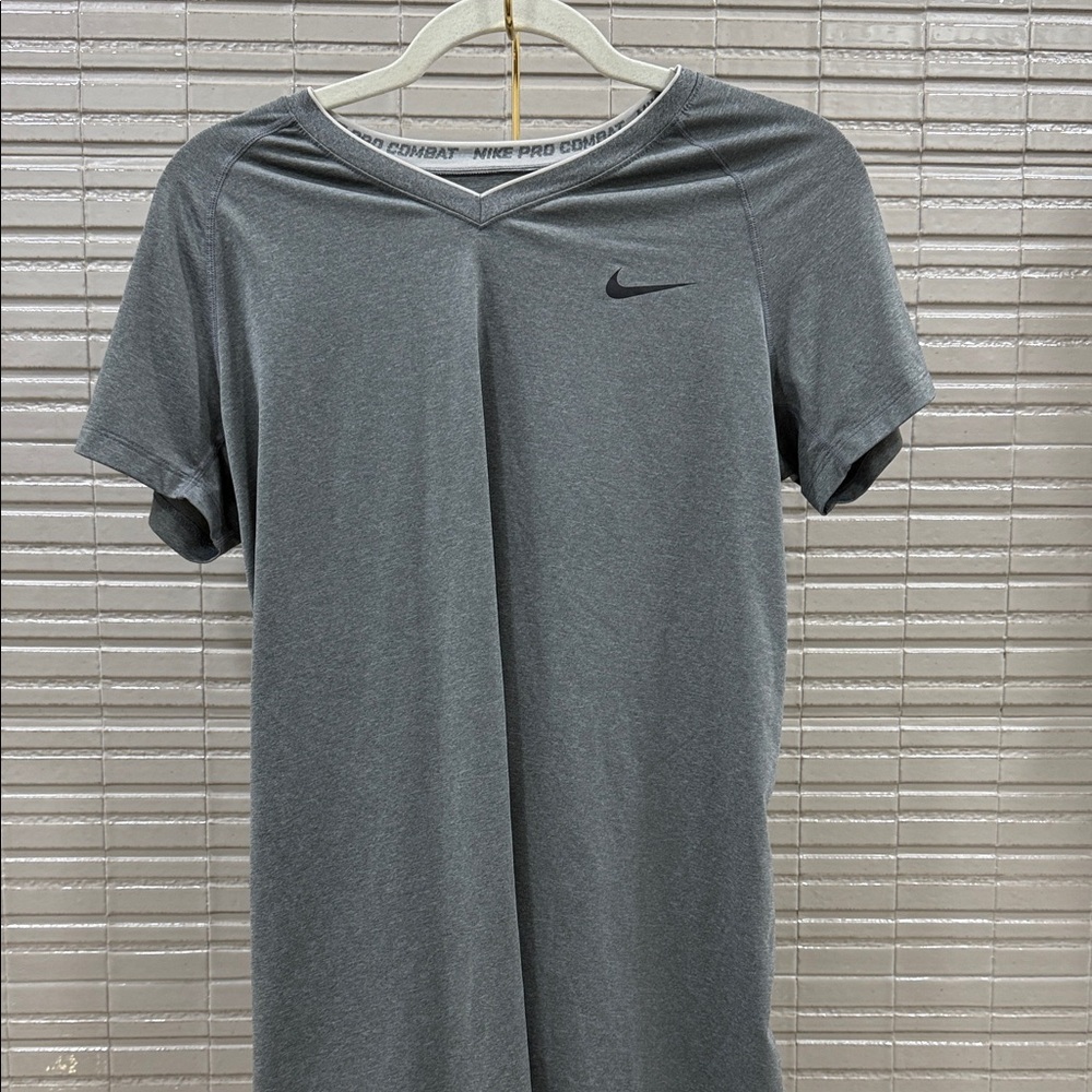 Nike Women's Gray Short Sleeve Tee